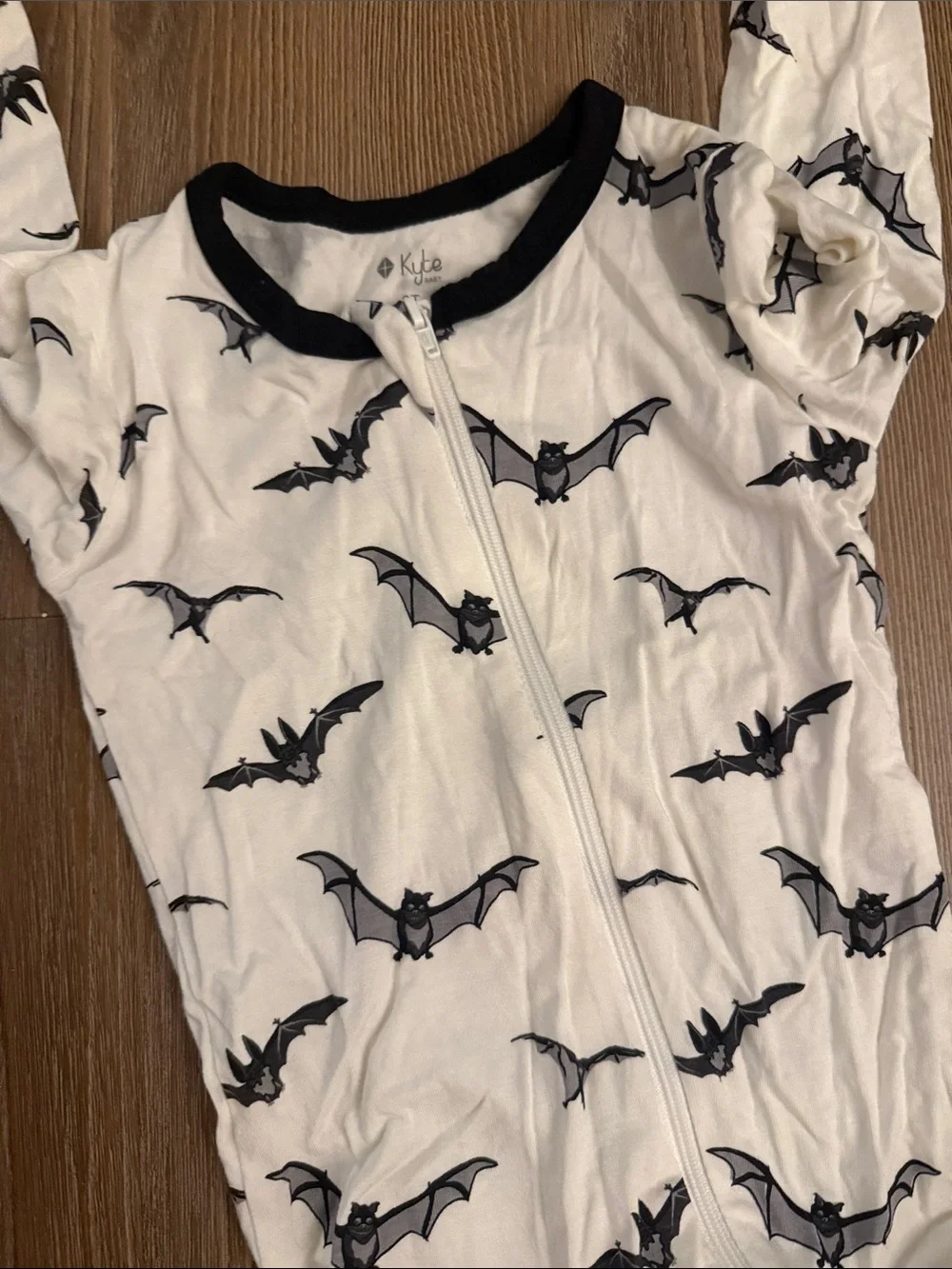 Kyte baby bamboo Zippered Romper in bat print - 3T
